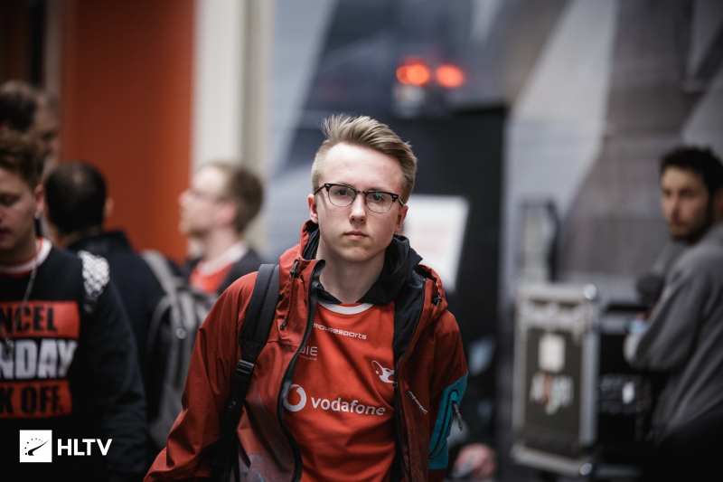 LPL夏季赛W8D5：Ale交手369，左手对线Rookie