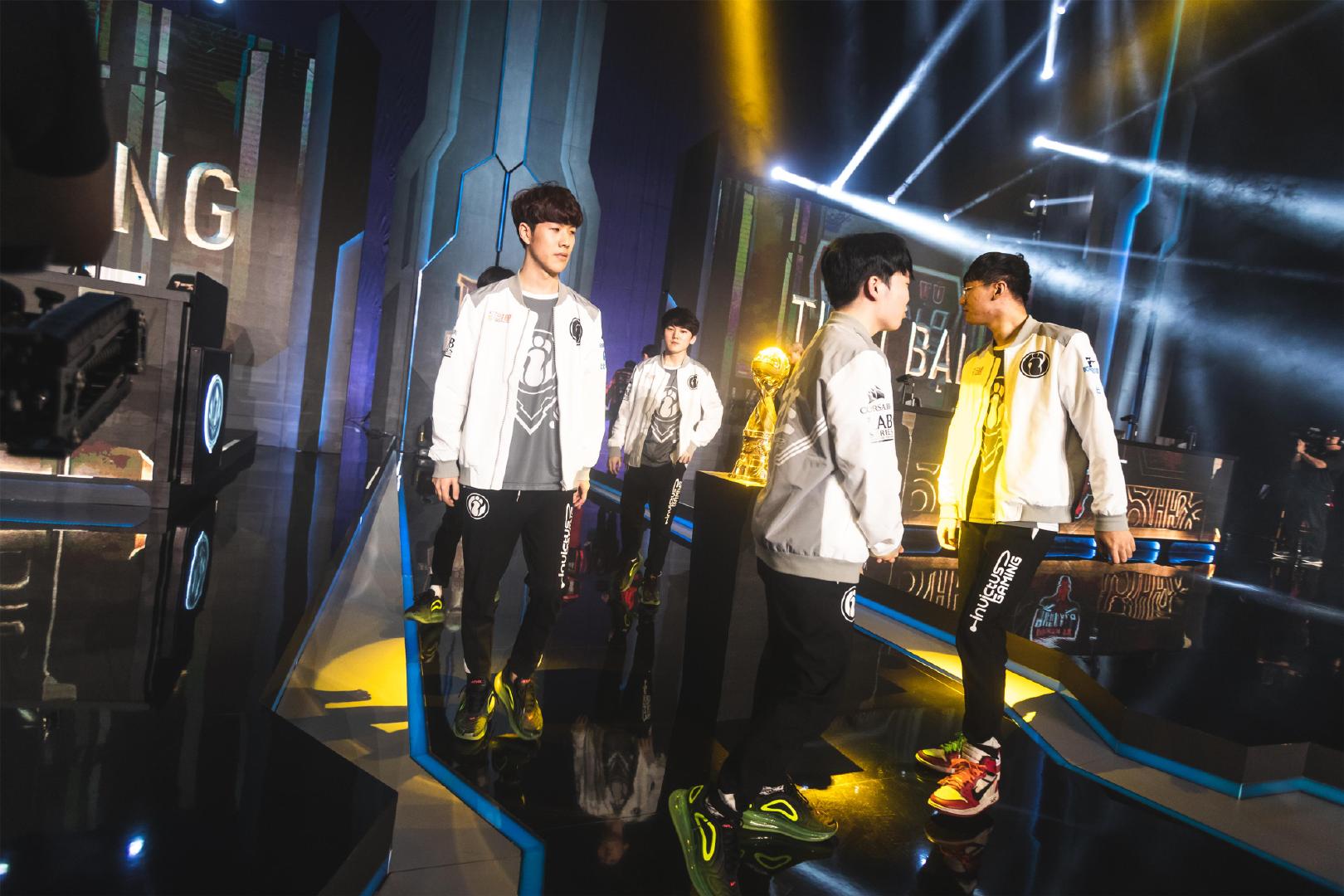 【LPL战报】V5 2-0 RNG：Photic五杀泽丽成功终结RNG连胜